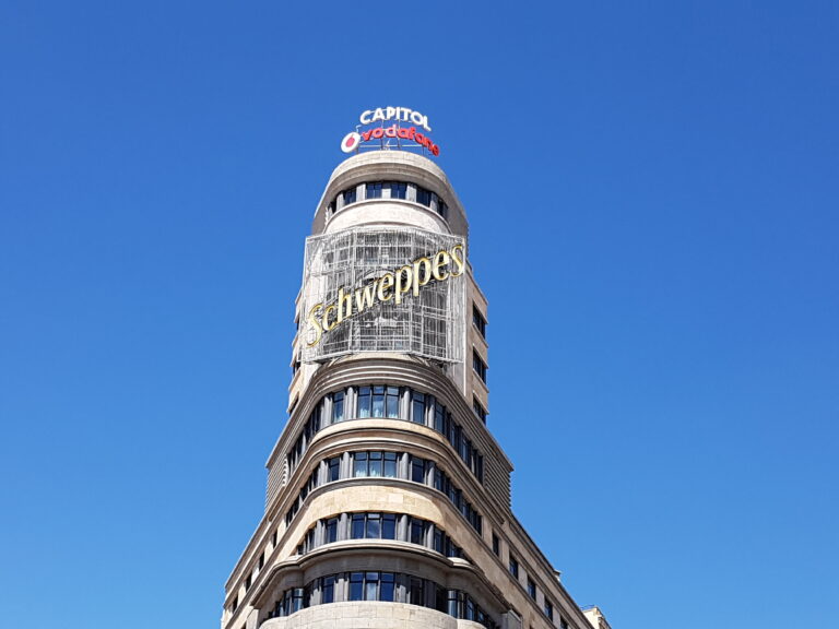 Lee más sobre el artículo El Edificio Capitol en la Gran Vía Madrileña