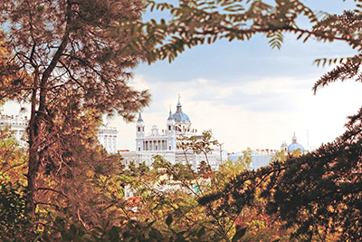 Lee más sobre el artículo Los 50 lugares imprescindibles que ver en Madrid